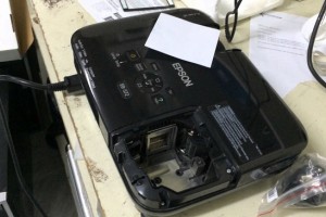 Cách khắc phục các sự cố khi sử dụng máy chiếu trong văn phòng